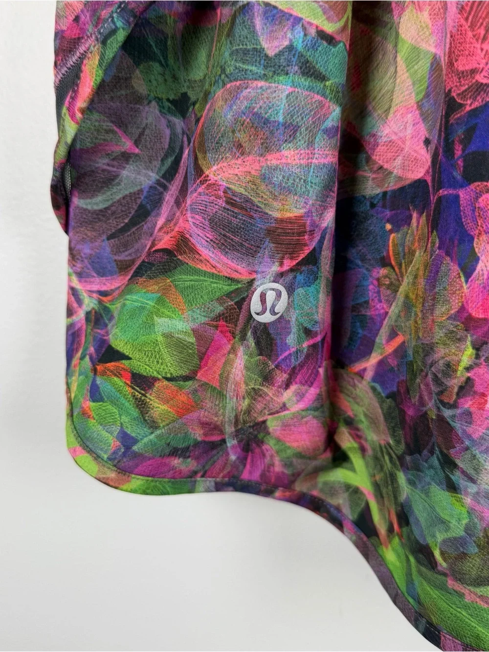 Lululemon Hotty Hot High-Rise Skirt Vivid Floral Tone Multi Graphite Size 4